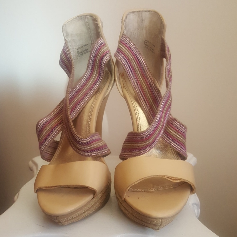 Shoes - Picture 5 of 8